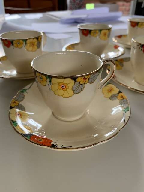 Beautiful Alfred Meakin demitasse set with milk jug