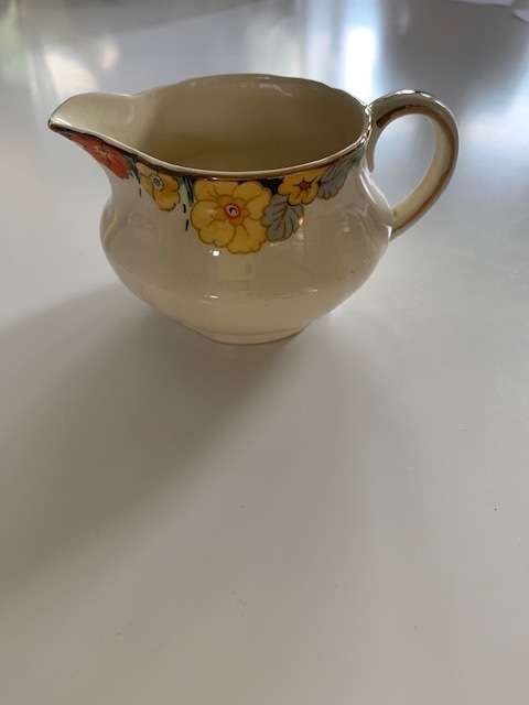 Beautiful Alfred Meakin demitasse set with milk jug