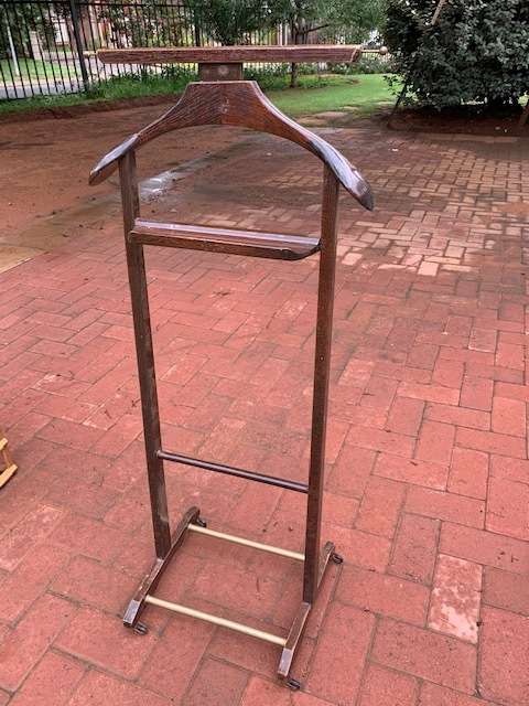 Awesome made in Italy Brevettato dumb valet - needs some gentle care