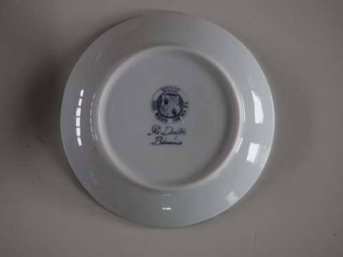 Small delft plate - mandolin player