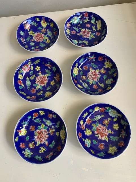 Amazing set of 6 oriental bowls with saucers - all for a rand!