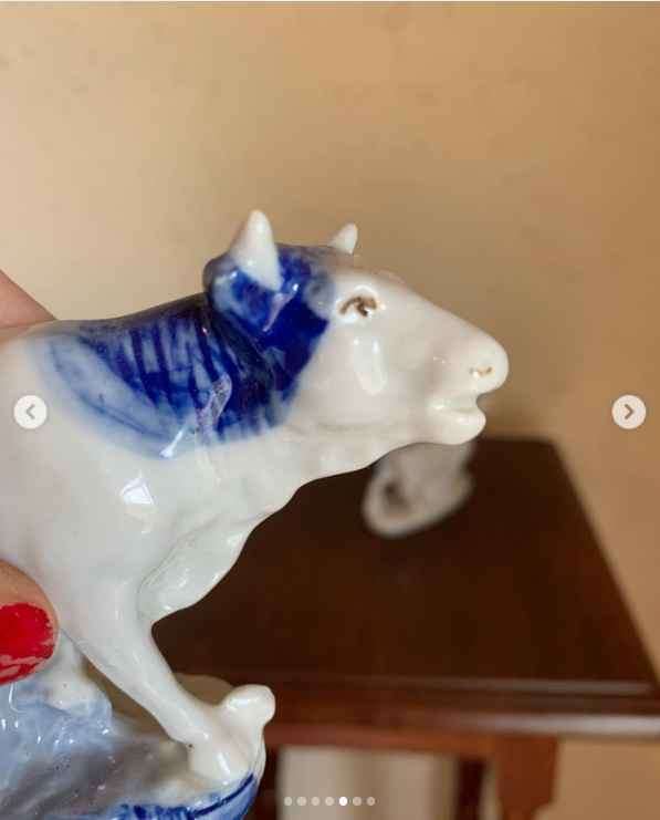 #37 Pair of beautiful blue and white porcelain bulls (Rauenstein?)
