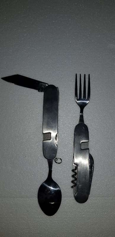 Vintage camping knife in good complete condition