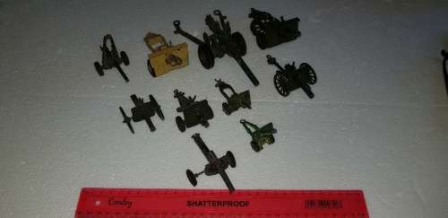 Lovely vintage set of Dinky lone star and crescent cannons. 10 in total