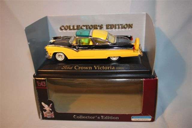 Road signature 1955 Ford Crown Victoria