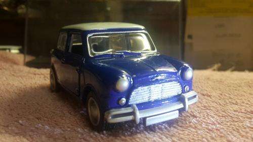 Dickie 1;36 scale  blue morris mini in unplayed with condition.