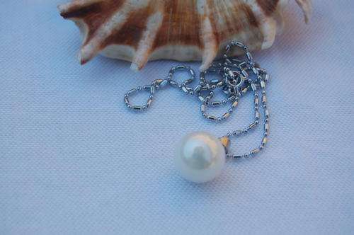 SUPER RARE 14MM SEA SHELL WHITE PEARL PENDANT NECKLACE