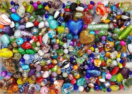 Weekend special** Massive**  2.5kg Assorted Beads - 5850 Piece