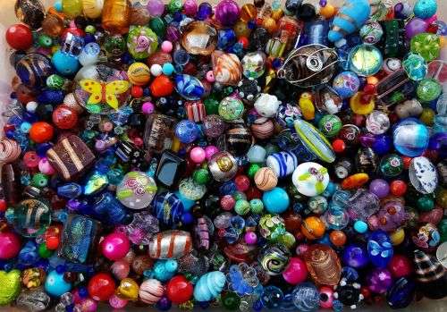 Crazy Wednesday ** 2.4 Kg  Assorted Glass Beads & Pearls- +/- 6120 Piece