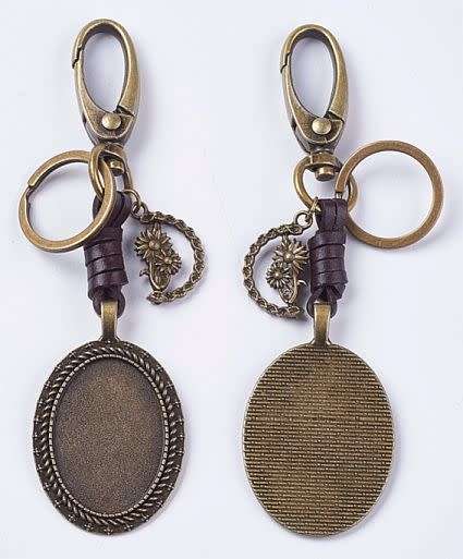 *Clearance Sale* DIY ***1pc Alloy, Antique Bronze Oval Keychain Cabochon Settings / Tray : 35x25mm