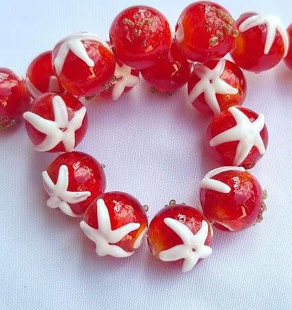 *Clearance Sale*1Pc x (+/- 12mm) Red With White Starfish and Gold ,  Round  Handmade Lampwork