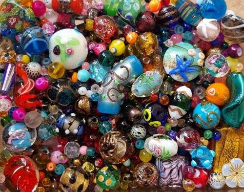 !!Weekend Special!! 2.5 Kg Mixed Assorted Glass Beads  +/- 6800 pc