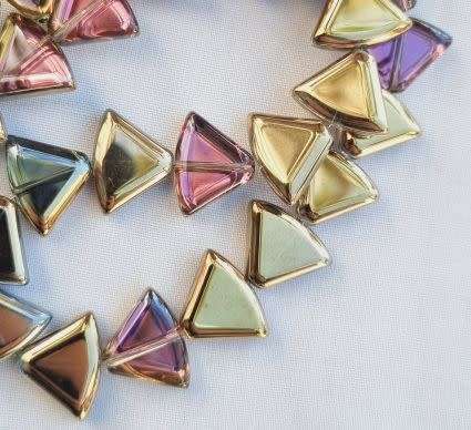 *Clearance Sale*10pc  (12x16mm) Gold / Pink / Purple  / Triangle / Electroplate Glass Beads