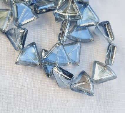 *Clearance Sale*10pc  (12x16mm) Blue / Silver  / Triangle / Electroplate Glass Beads