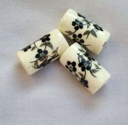 *Clearance Sale*4pc x (17x9mm) White / Painted / Black / Flowers / Tube Glass Beads
