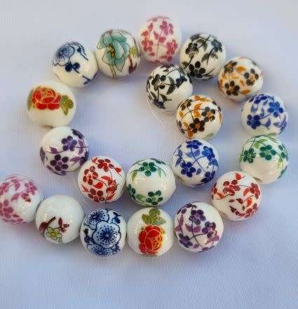 1 Strand  ( 12mm)  Mixed / Painted / Flowers / Round Porcelain Beads +/- 20pcs