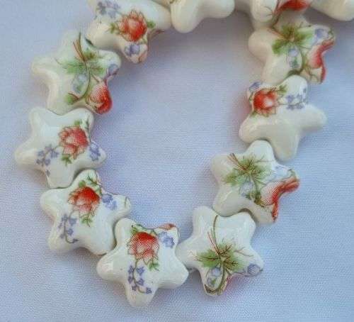 *Clearance Sale**4pc x (16x15mm) White / Painted / Orange / Flowers / Star  Porcelain Beads