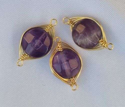 * Clearance Sale*1 pc (+/-19x11mm) Gold Tone Wire Wrapped / Natural Amethyst / Connector / Link
