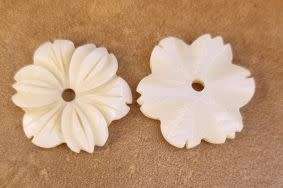 *Clearance Sale*1pc x 20mm Flower / Cream / Natural / Freshwater Pearl