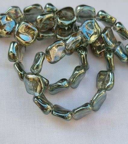 *Clearance Sale*10pc  (10.5x11mm) Green  / Nugget  / Electroplate  Glass Beads