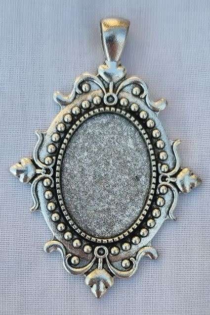*Clearance Sale* DIY ***1pc Tibetan Style, Oval  Pendant / Bezel Cabochon Settings  / Tray : 18x25mm
