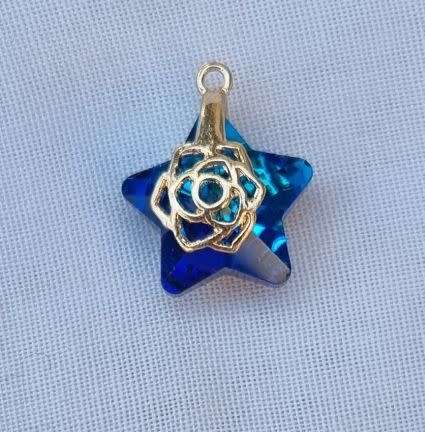 *Clearance Sale*1 pc Blue Electroplate Glass Star Charm / Gold Tone Detail /16mm