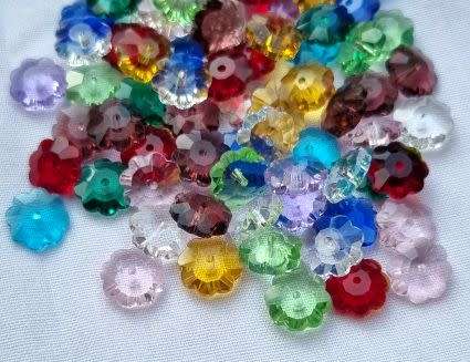 *Clearance Sale*20pc x (+/- 10x4mm) Mixed / Flower /Clear  Glass Beads