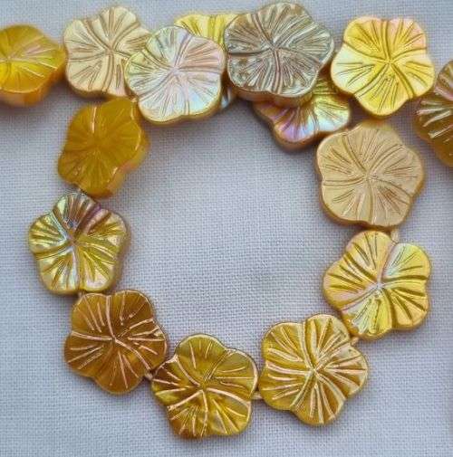 10pc (+/- 12mm)   Yellow / AB / Natural / Dyed / Freshwater Shell / Flower Beads