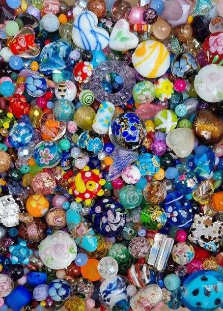 `!! Weekend Special!! 4.9Kg Assorted Glass Beads & Findings +/- 10142pcs