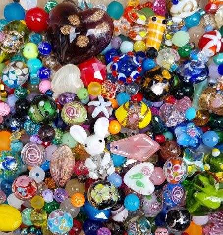 `!! Weekend Special!! 4.9Kg Assorted Glass Beads & Findings +/- 10142pcs
