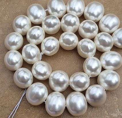 *Clearance Sale*1 Strand (+/-12x16mm) Natural / Shell  Pearl / Oval  Beads / +/-29pc