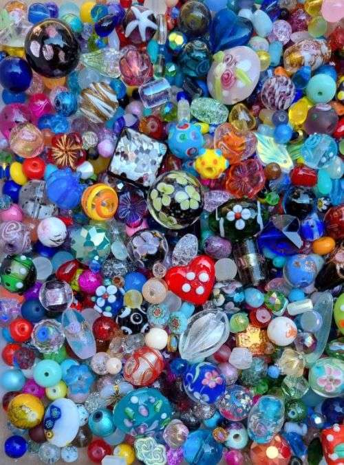 `!!  4.6Kg Weekend Special !!  Assorted Glass Beads & Findings +/- 9870pcs