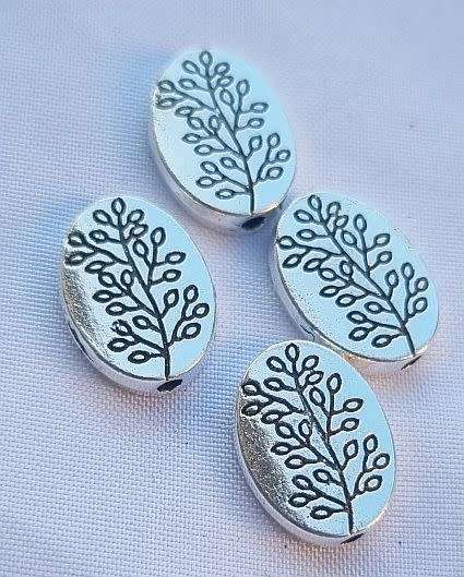 *Clearance Sale* 4pc x (13x10mm)  Flat Oval   / Leaf Detail / Antique Silver Tibetan Style Metal