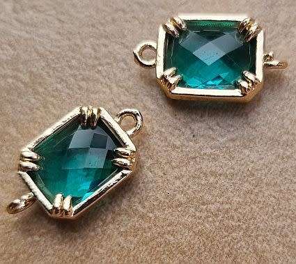 *Clearance Sale*1pc (16x9mm) Green / Faceted / Glass / Connector / Link / Gold Tone Edge/ Recta