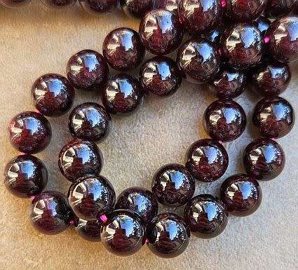 *Clearance Sale*1 Strand (+/- 8mm) Grade A / Natural / Garnet / Round Beads