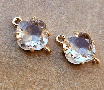 *Clearance Sale*1pc (16x11mm) Clear / Faceted / Glass / Connector / Link / Gold Tone Edge/