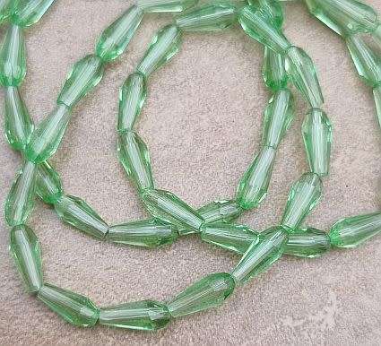 *Clearance Sale*20pc x (+/- 9x4mm) Green / Drop /Clear / Faceted  Glass Beads