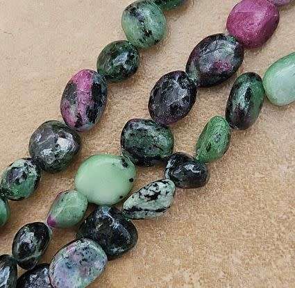 *Clearance Sale*1 Strand   Natural Ruby in Zoisite/ Nugget Beads / Strand +/- 40cm / Bead Size Betw