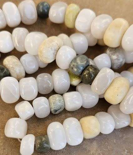 *Clearance Sale*1 Strand  Natural / White Agate / Nuggets +/- 42pc