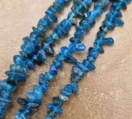 *Clearance Sale*1 Strand   Natural /  Apatite / Chips / Strand    +/- 41cm