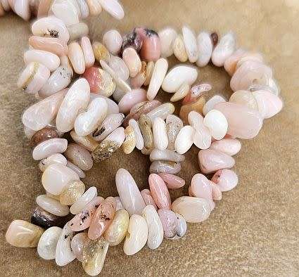 *Clearance Sale*1 Strand  Natural  / Morganite / Chip /  Beads / Strand +/- 40cm