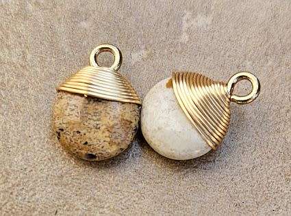 *Clearance Sale*1pc  Natural / Picture Jasper / Gold Tone Wire Wrapped  / Flat Round /Charm
