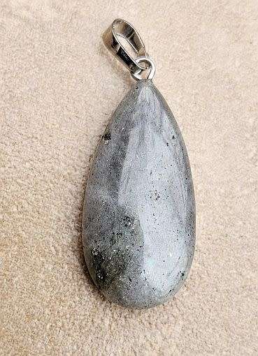 1pc Natural /  Labradorite / Silver Tone Brass  / Drop Pendant +/- 33x15mm
