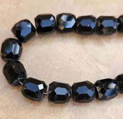 *Clearance Sale*10pc  (10mm) Black / Opaque  / Barrel  / Faceted   Glass Beads