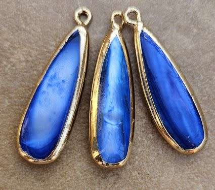 *Clearance Sale*1pc (+/- 32 x10mm)  Shell Pendant / Blue / Dyed / Gold Edge/ Drop