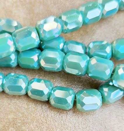 *Clearance Sale*10pc  (8mm) Green / Barrel  / Faceted / Opaque / AB Glass Beads