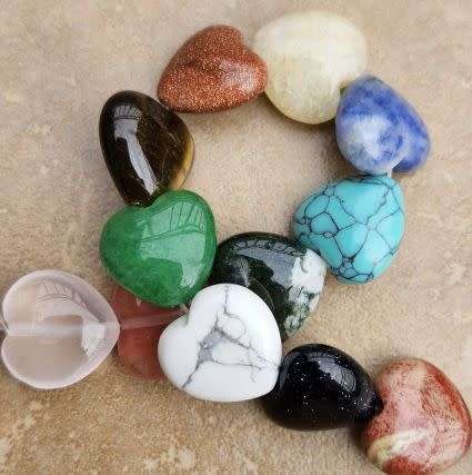 1 Strand  x (+/-15mm) Assorted /  Natural / Synthetic Gemstone   /  Heart Beads / +/- 12pc