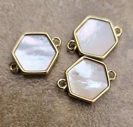1pc (15x12mm) Hexagon / Freshwater Shell / Gold Plated/ Brass / Link / Connector