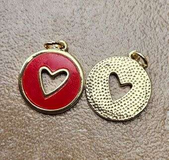 *Clearance Sale*1pc (18x16mm) Natural Red Agate  / Gold Plated/ Flat Round / Heart Detail / Brass /