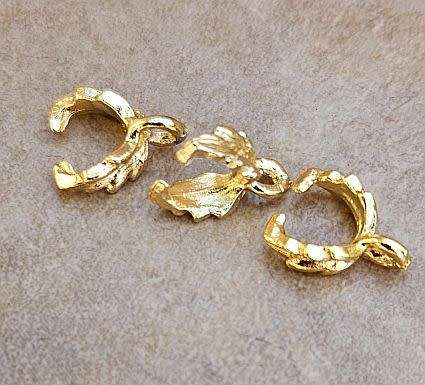 *Clearance Sale*1pc (11x7mm)  Gold Tone / Leaf Detail / Brass / Pinch / Clip / Bail Clasps